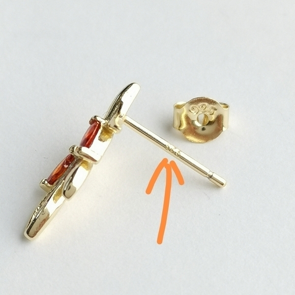 14k gold Garnet and White Topaz  stud earrings 🆕 - Picture 7 of 9